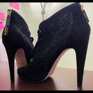 Nine West booties! Worn once, Size 9